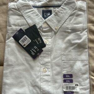 Men’s white Oxford button down shirt